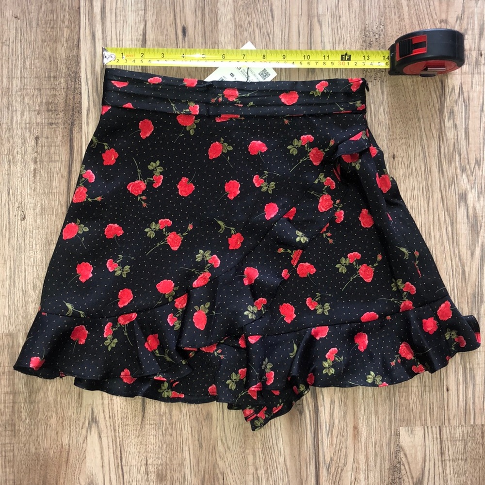 NEW!!! Zara Ruffled Rose 🌹 Print Skort - Picture 10 of 14